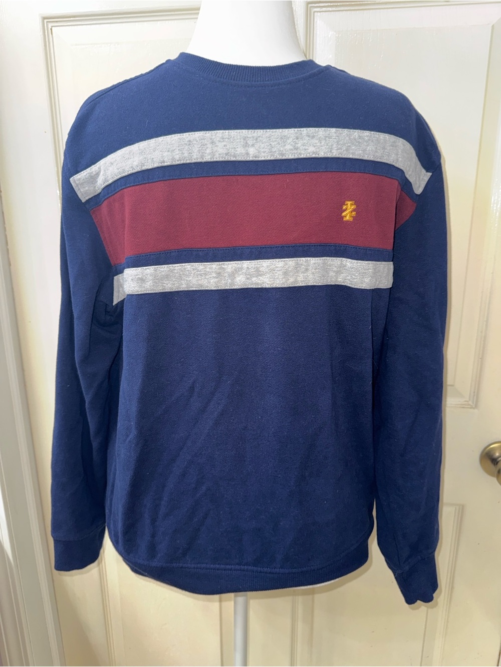 Izod Men’s Sportswear Fleece Colorblock Crewneck Sweatshirt Men’s Medium